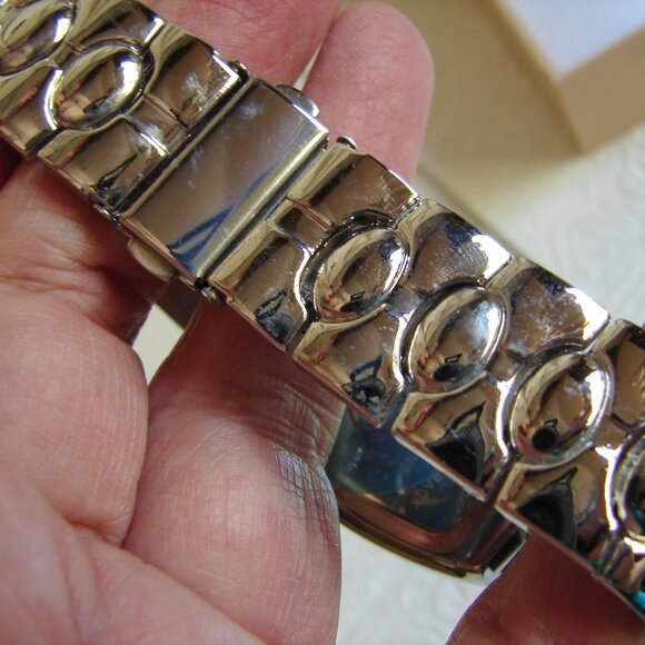 Mark Naimer Boxed His & Hers Wristwatch Watch Set, Matching Silver Tone, NOS C21 - Picture 5 of 11